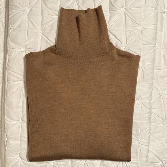 Banana Republic Moda Merino Turtleneck Sweater - Picture 4 of 5